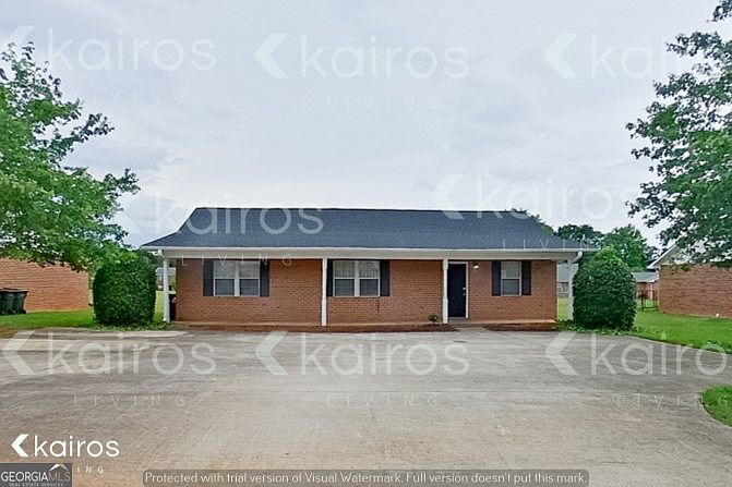 1st image of 320 Deerpark Dr