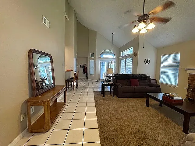 2062 Bronco Ln — Photo 6