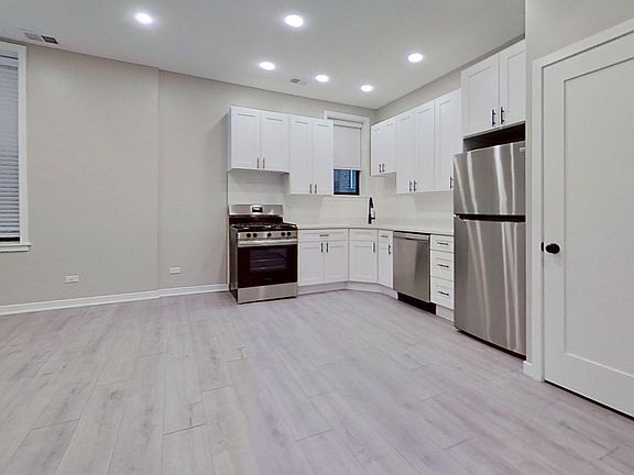2nd image of 739 W Briar Pl #1R