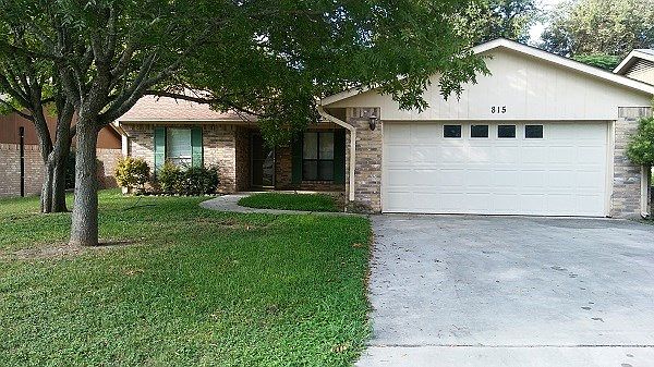 1st image of 815 Laura Belle Dr