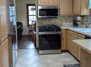 N83W18355 Le Mons Dr, Menomonee Falls, WI