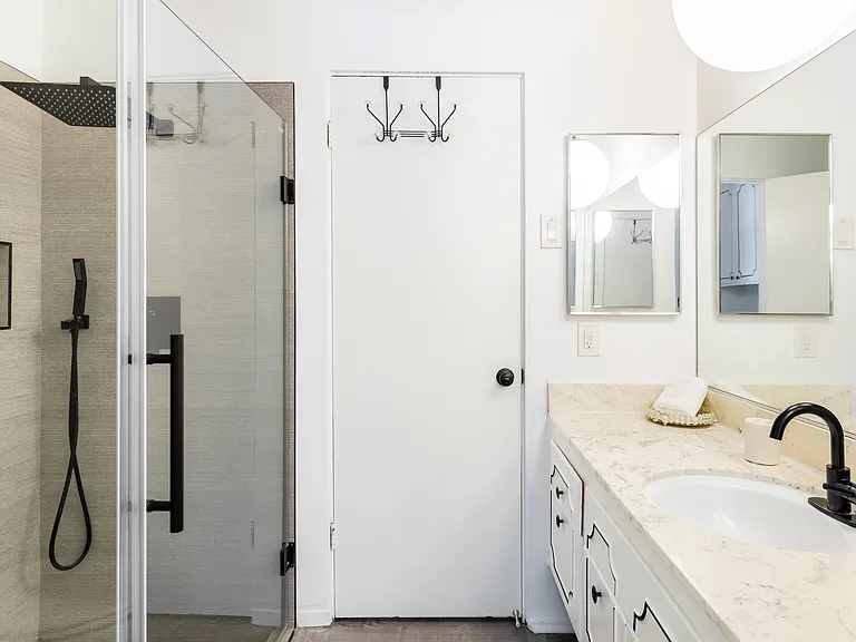 1390 S San Joaquin Dr — Photo 17