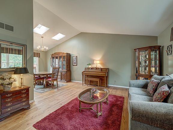 3rd image of 2235 Gleneagles Dr