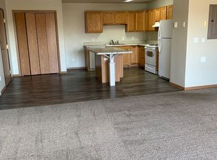 2808 6th St SW #4, Minot, ND 58701