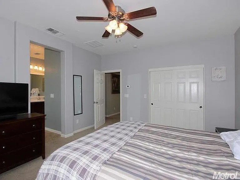 2264 Ellesmere Loop — Photo 17
