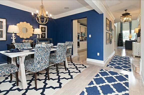 Dining room/foyer