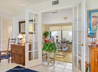 7530 Sunshine Skyway Ln S APT T29, Saint Petersburg, FL 33711