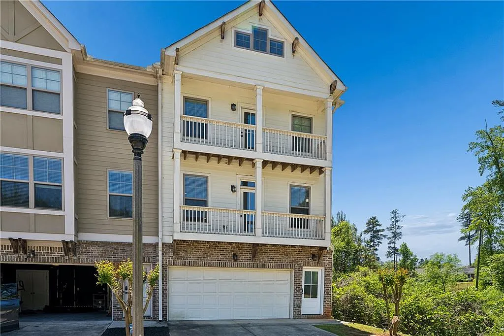 3 bed, 3.5 bath, 1804 sqft, $3,000 — Photo 2