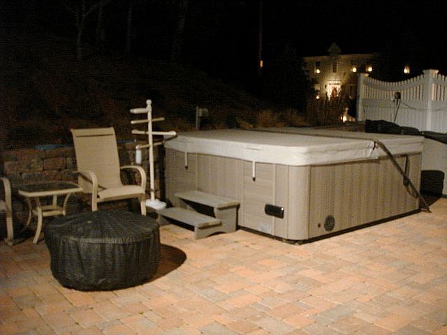8 person hot tub