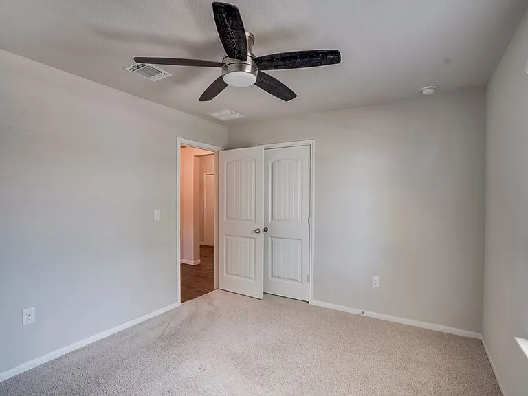 13804 Cantarra Dr — Photo 9