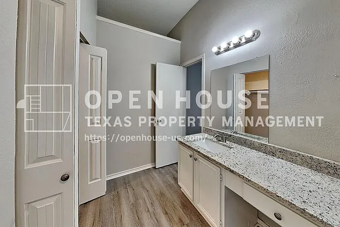 6928 Brixham Dr — Photo 10