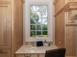 17 Redfern Ct, Lincroft, NJ 07738