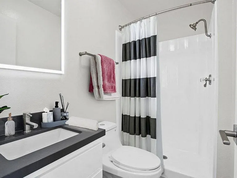 Palm Capri Apartments — Photo 17