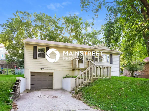 215 Maple St, Liberty, MO 64068