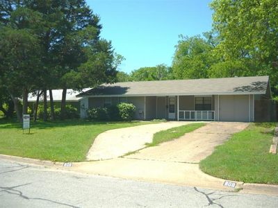 808 S Mills Dr, Euless, TX, 76040