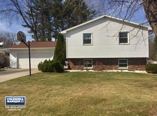 2518 He Nis Ra Ln, Green Bay, WI 54304