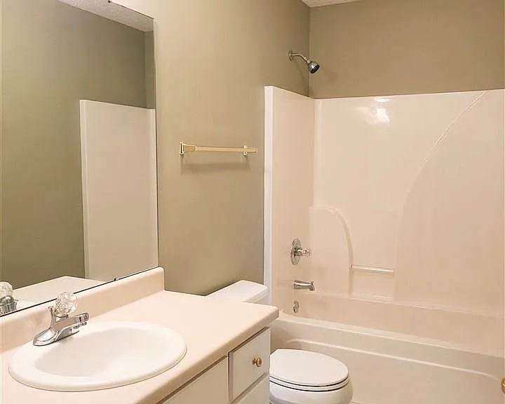 5308 Frankford Dr SE — Photo 14