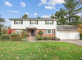 539 Ruckman Rd, Closter, NJ 07624