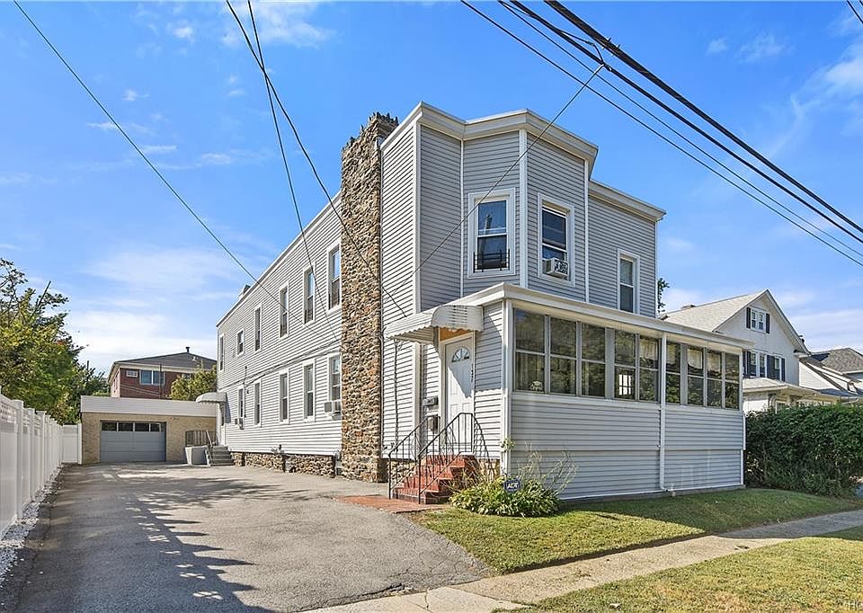 1st image of 137 Clunie Ave