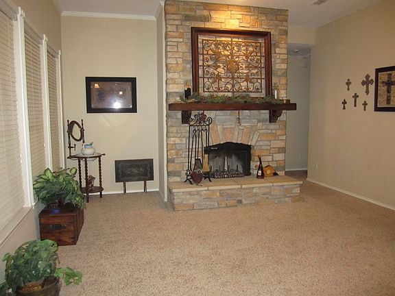 5th image of 1284 Winnipeg Dr