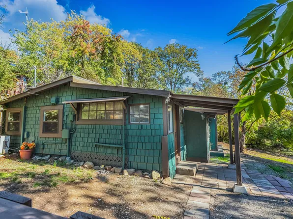 1183 6th Ave, Gold Hill, OR 97525