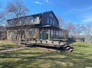 15548 Dodge Ave, Clear Lake, IA 50428