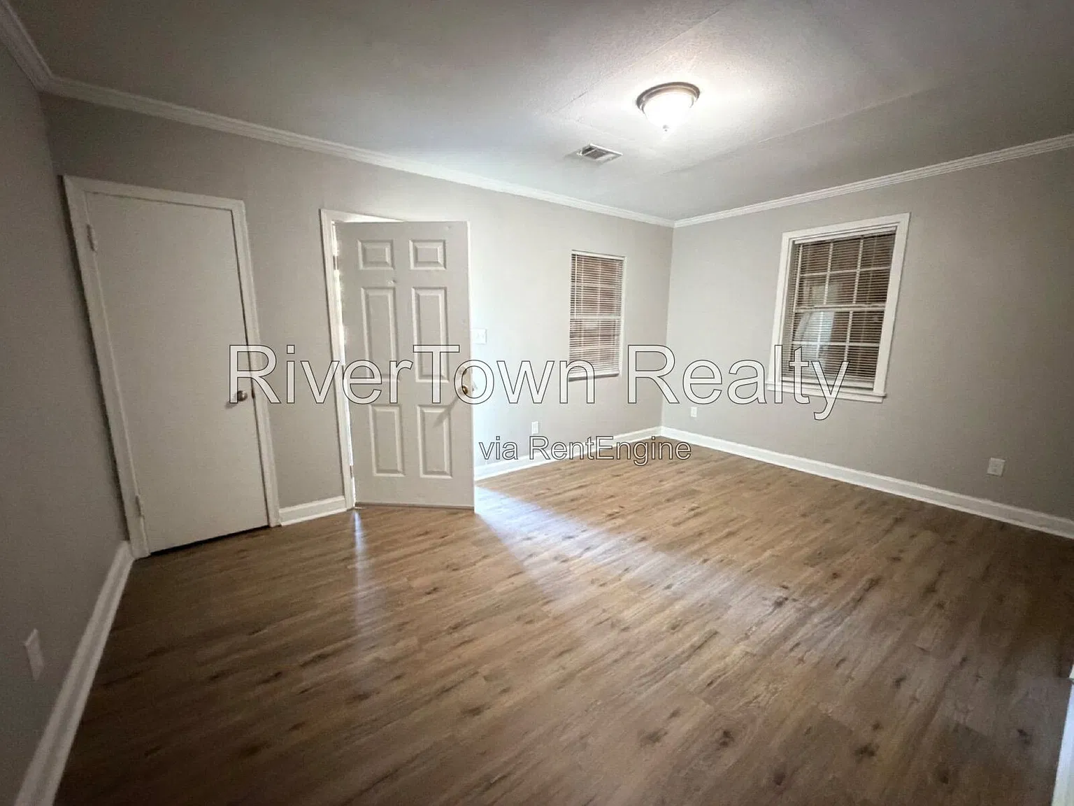 3 bed, 1.0 bath, 1171 sqft, $1,095 — Photo 1