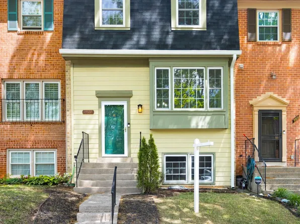 9977 Whitewater Dr, Burke, VA 22015