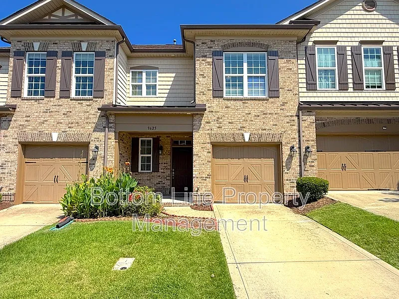 9625 Camberley Ave NW
