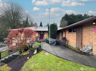 845 S 230th St, Des Moines, WA 98198