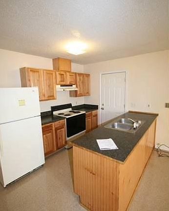 3rd image of 1003 N F St Unit A