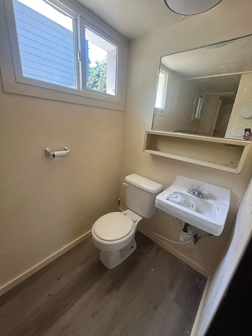 1-Bedroom Apartment in downtown Eugene — Photo 3