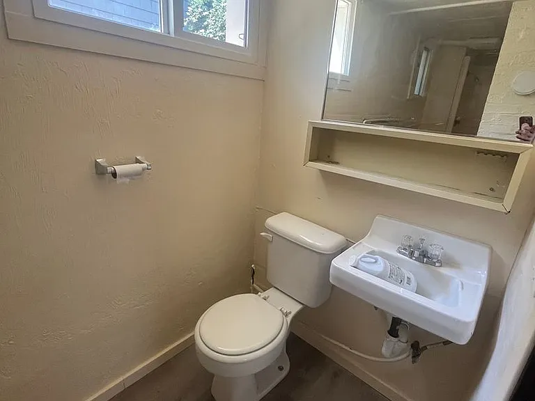 430 W 12th Ave #5 — Photo 3