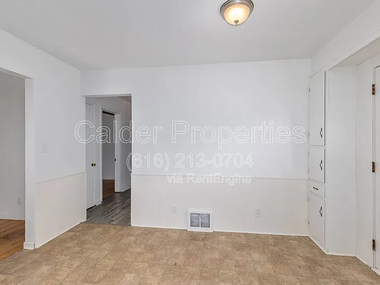 105 Morning Glory St SW — Photo 10