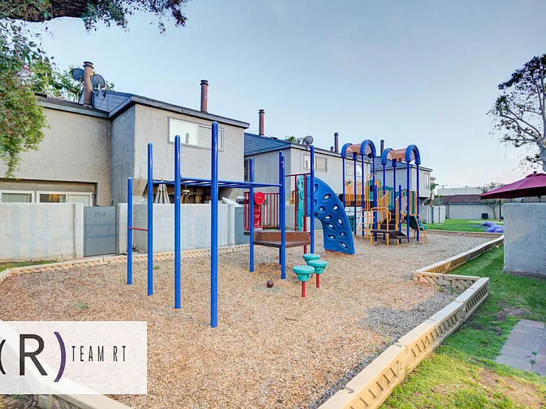 1740 Puente Ave — Photo 36