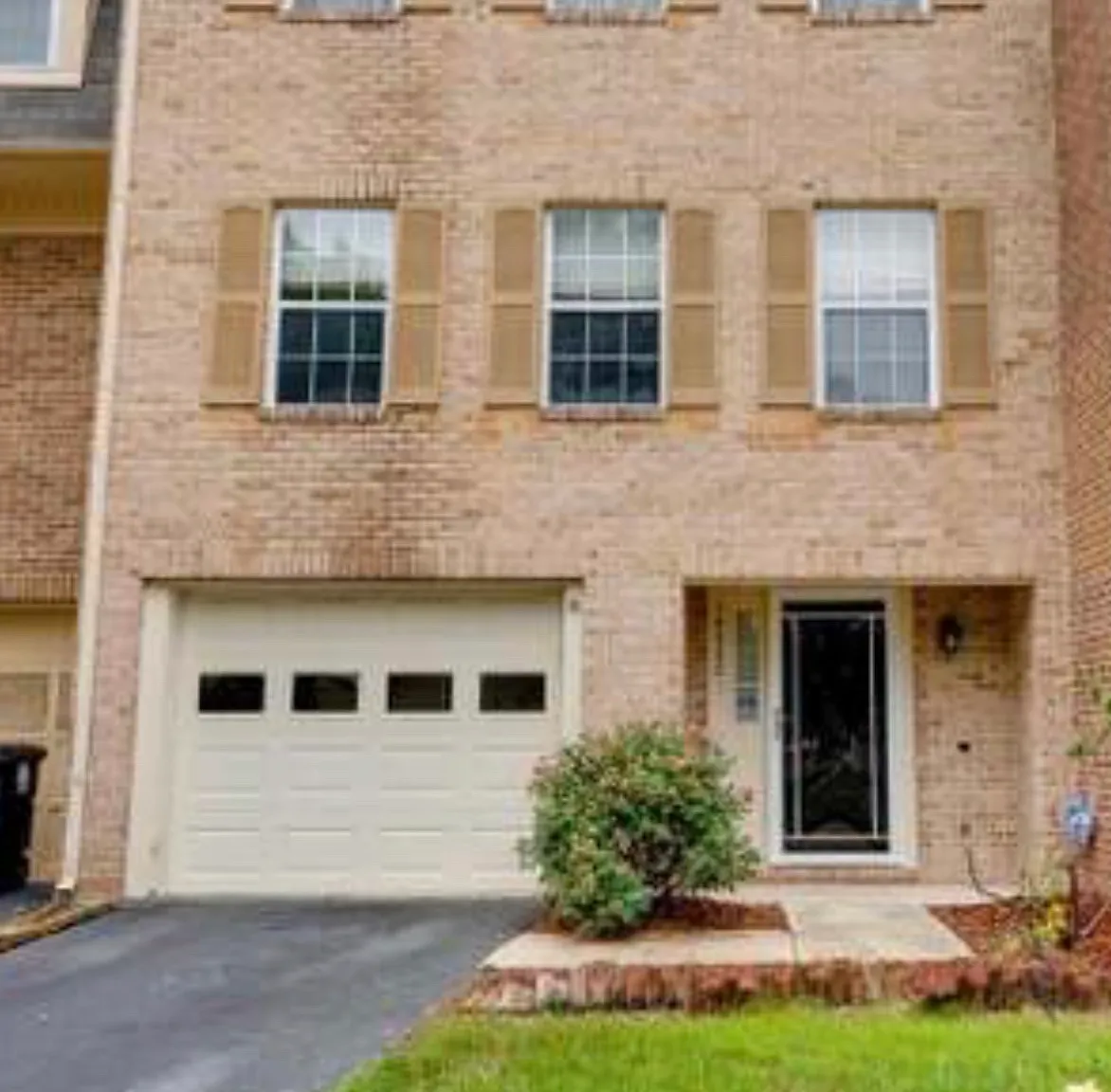 3 bed, 2.5 bath, 1496 sqft, $2,995 — Photo 1