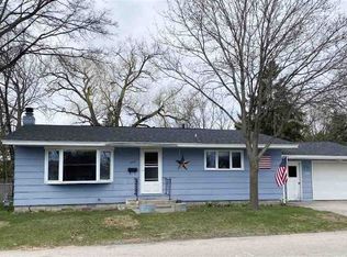 1209 22nd St, Menominee, MI 49858