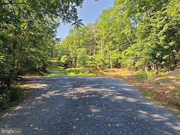 3rd image of Valley Park Ct