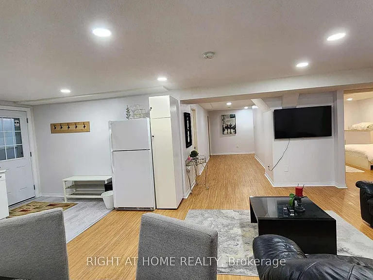 44 Meadowlands Blvd #BASEMENT — Photo 12