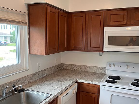 2nd image of 403 Lower 8th Ave S APT C