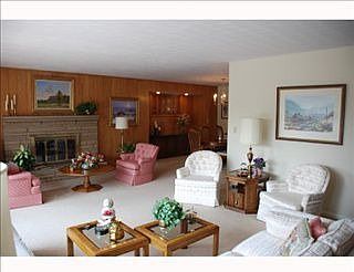 3rd image of 3111 Country Club Cir