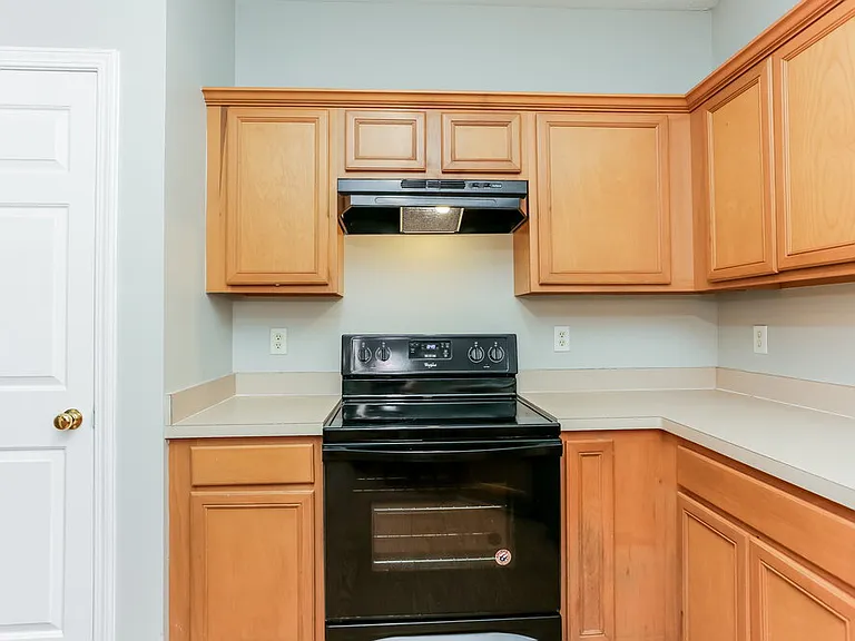 7470 Royale Ct — Photo 8