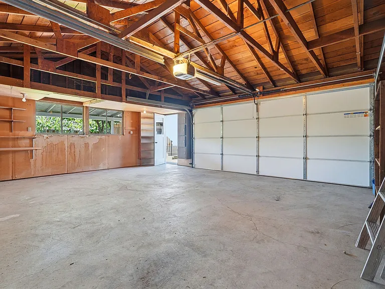 622 E 16th Ave — Photo 32