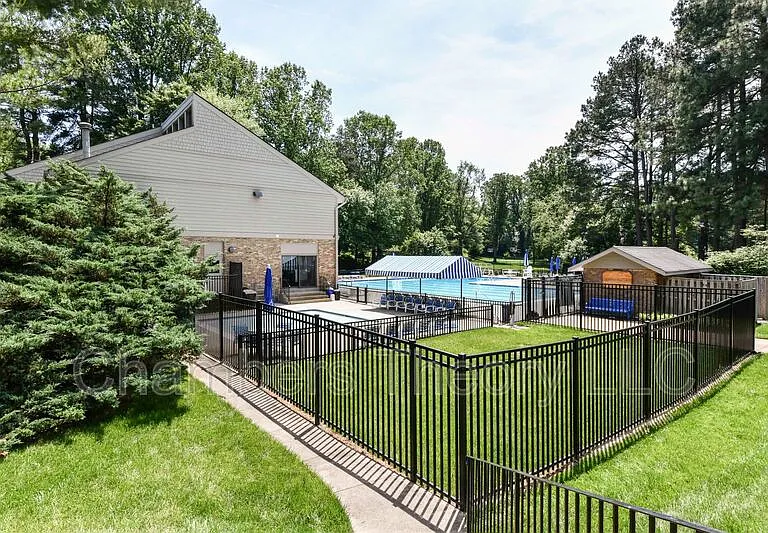 1427 Claves Ct — Photo 45