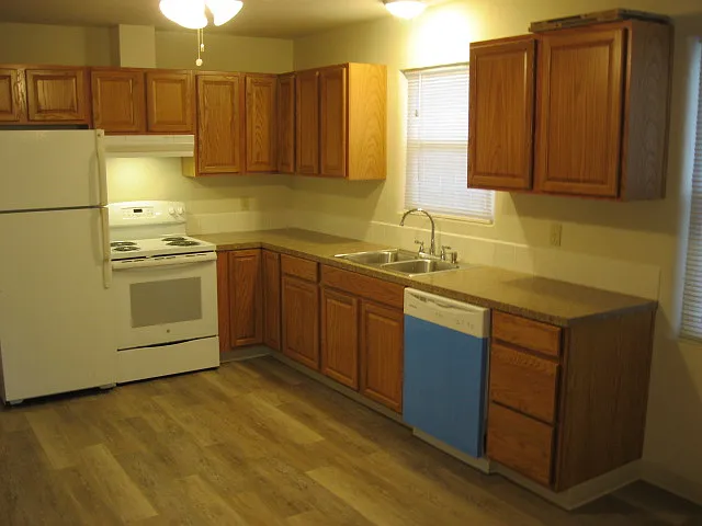 110 W Ross St photo 1