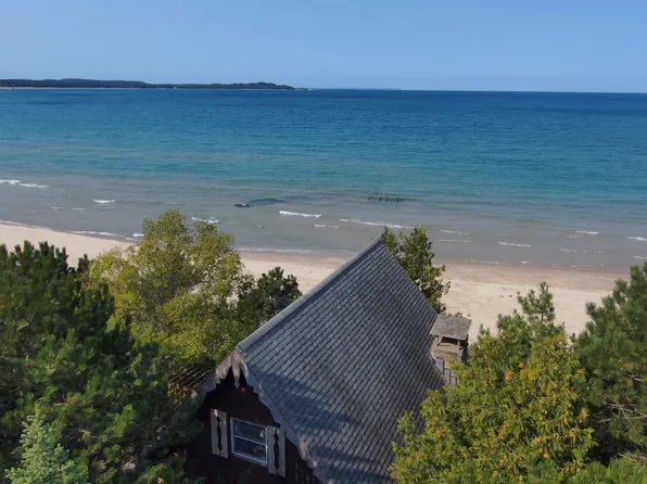 14619 N Cathead Bay Dr, Northport, MI 49670