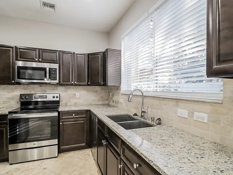 395 Lancer Oak Dr — Photo 7