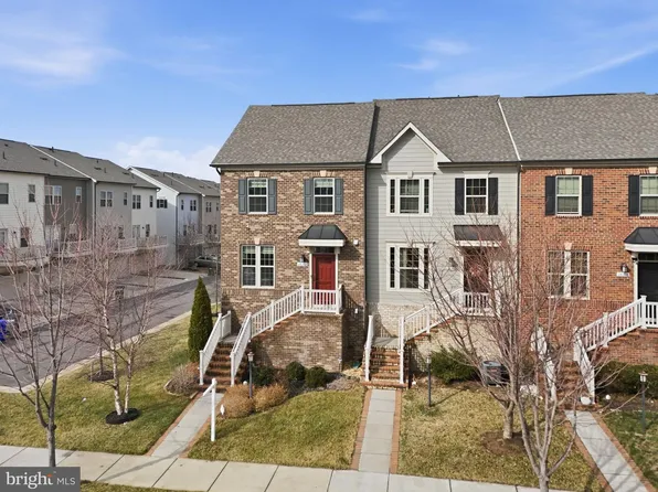 18112 Red Cedar Rd, Dumfries, VA 22026