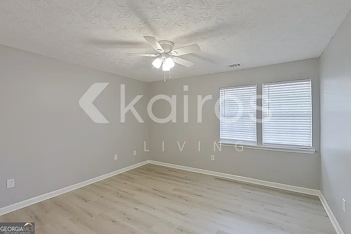 320 Deerpark Dr — Photo 11