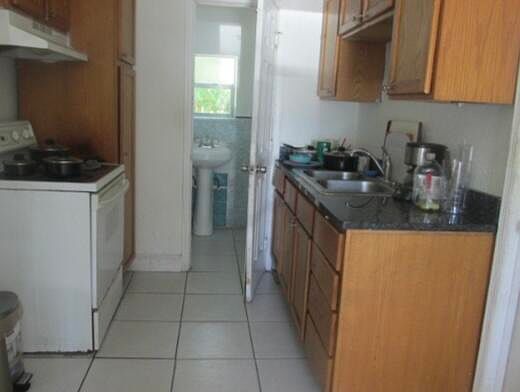 5th image of 402 N A Street